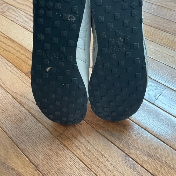 Classic Nike women’s running sneakers - Picture 4 of 9